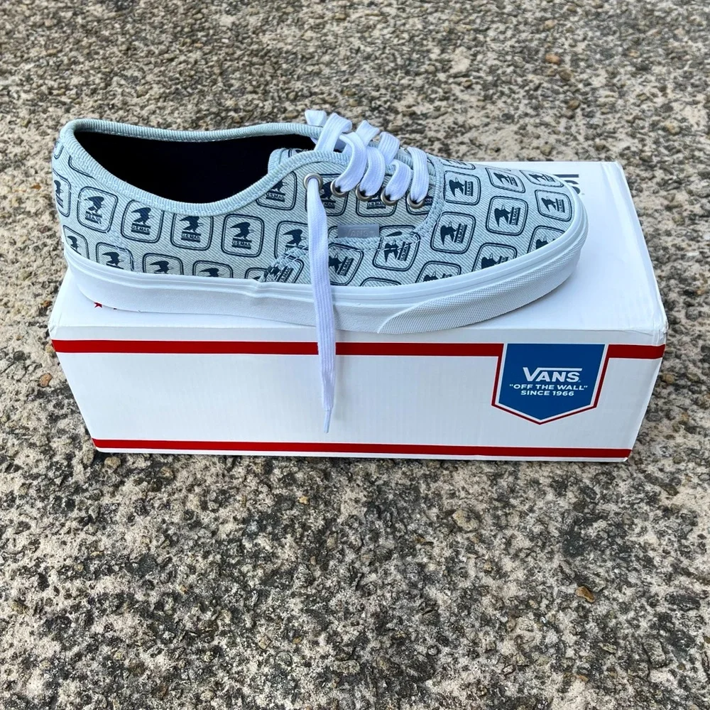 Priority Mail Vans - Picture 2 of 8